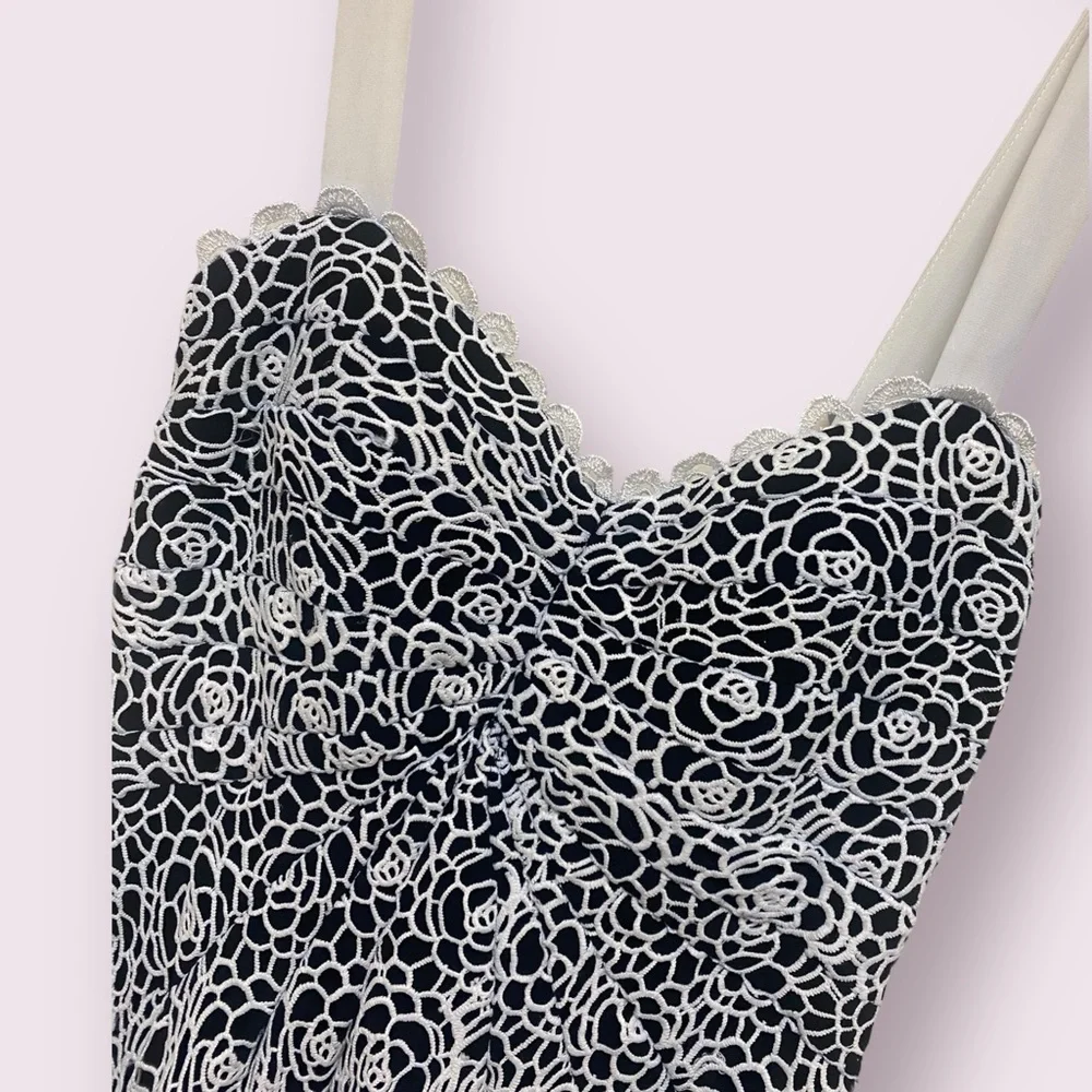 Anthropologie MIGNON black white lace short party dress size 8